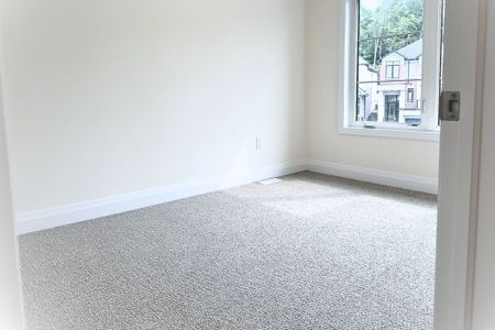 For Lease - 54 Bearberry Road, Springwater, Ontario - Photo 2