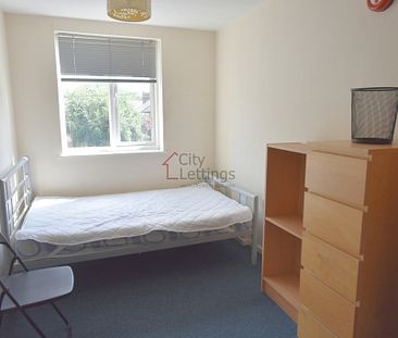 4 Bedroom Flat - Photo 5