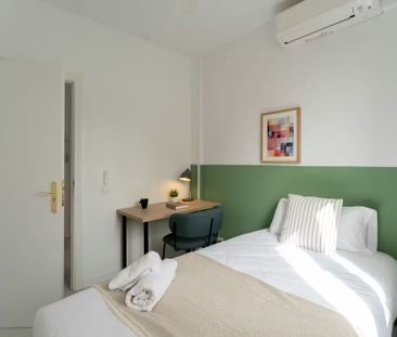 Calle de Fuencarral, Madrid, Community of Madrid 28010 - Photo 6