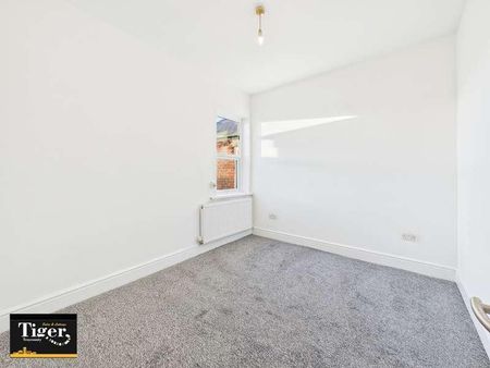 Central Drive, Blackpool, FY1 - Photo 3