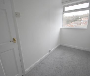 2 Bedroom House - Terraced To Let - Photo 6