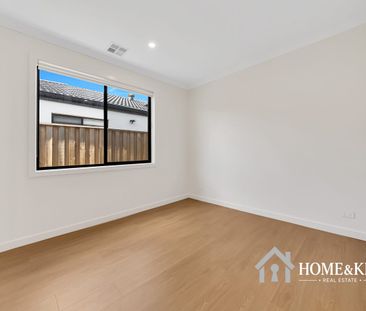 Modern Family Living with Space & Comfort in Prime Sunbury Location - Photo 5