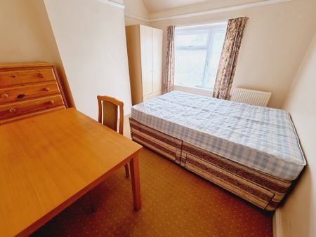 3 Bed Student Accommodation - Photo 5