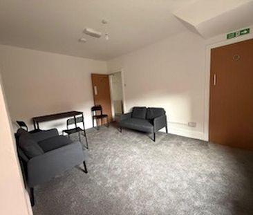 3 bedroom terraced house to rent - Photo 2