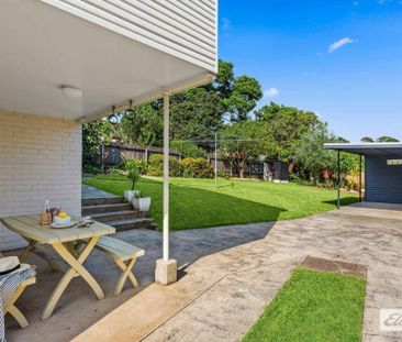 Charming Light-Filled Cottage in Prime Location - Photo 6
