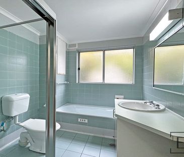 SPACIOUS, BRIGHT AND MODERN - Photo 4