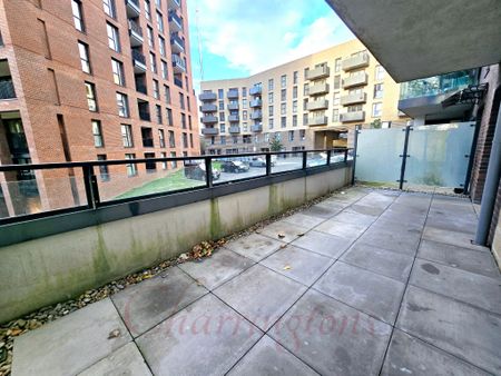One Bedroom Apartment To Let Shearwater Drive Hendon NW9 - Photo 2