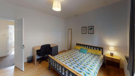 3 bedroom terraced house to rent - Photo 4