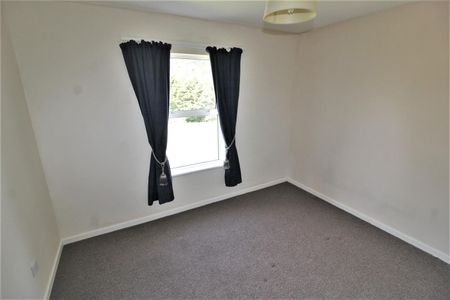 Field View, Chippenham, SN15 - Photo 3