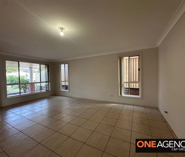 BEAUTIFUL FAMILY HOME - Photo 2