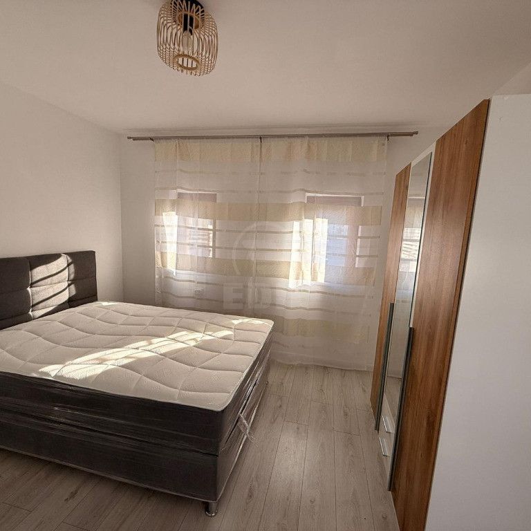 Inchiriere Casa 3 camere; 77 mp; 2 bai - Photo 1