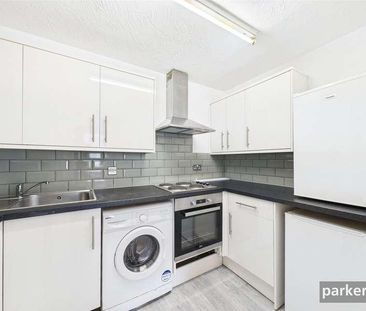 Tippett Rise, Reading, Berkshire, RG2 - Photo 2