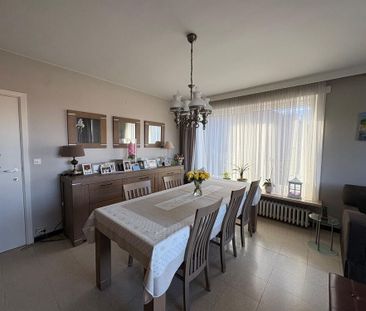 Ruim appartement met zonnig terras, groen uitzicht en garage te huu... - Foto 3