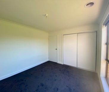 Spacious 4 bedroom Home in Quiet Street - Photo 4