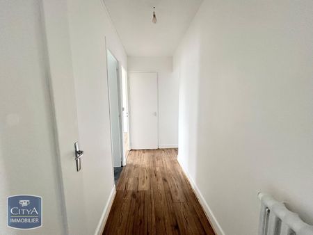 Location Appartement 4 pièces 72m² ST PIERRE DES CORPS 37700 - Photo 2