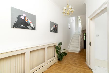 🏡 Modern Flat with Balcony in London Fields 🏡 Room 2 - Photo 3