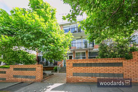 Spacious 1-Bedroom Apartment with Parking and Brand-New Floorboards in Prime South Yarra Location - Photo 5