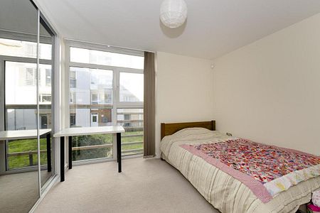 2 bedroom maisonette in 77 Prebend Street - Photo 4