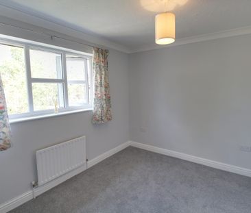 Tongham Meadows, Tongham, GU10 - Photo 4