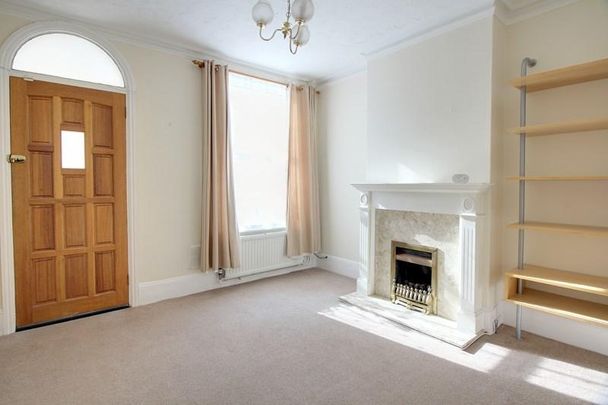 2 bedroom terraced house to rent - Photo 1