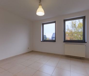 Ruim triplex appartement met parkeerplaats - Photo 3