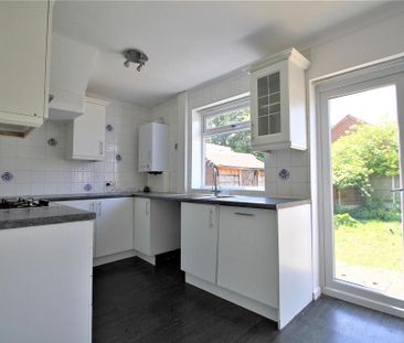 3 bedroom terraced house to rent - Photo 3