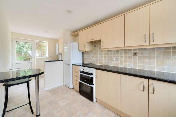 Lightwater, Surrey, GU18 - Photo 1