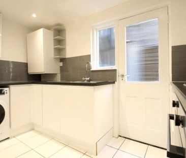 3 bedroom apartment to rent Sydenham Park Road, London, SE26 - Photo 3