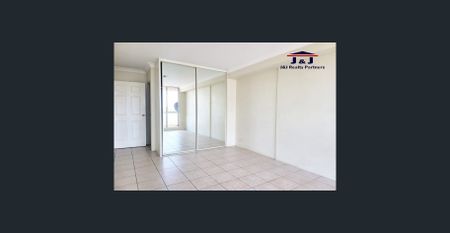 2beds APT with City & Harbour View for Rent! - Photo 3