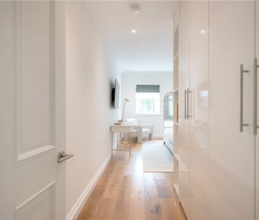 A five bedroom townhouse of approximately 3,170 square feet. - Photo 2