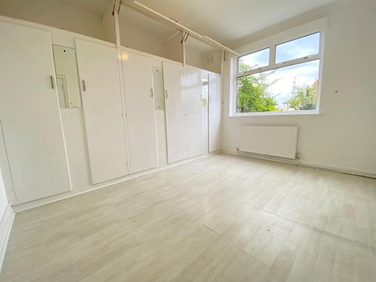 Orchid Road, London, N14 - Photo 1