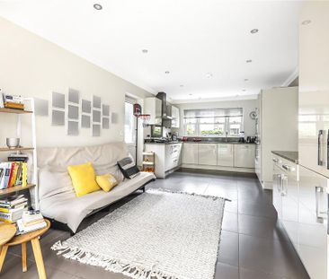 4 bedroom detached house to rent - Photo 1