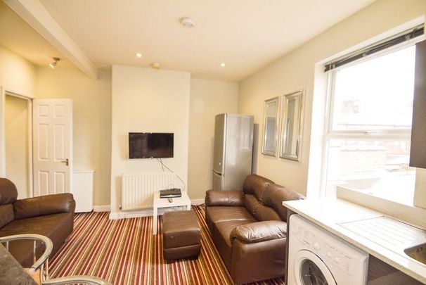 3 bedroom flat to rent - Photo 1