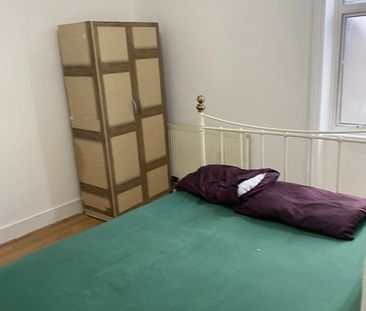 Room in a Shared House, London, E17 - Photo 5