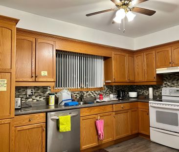 For Lease - 4614 EASTWOOD Crescent, Niagara Falls, Ontario - Photo 4