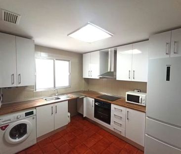 Calle Campoamor, Sevilla, Andalusia 41010 - Photo 6