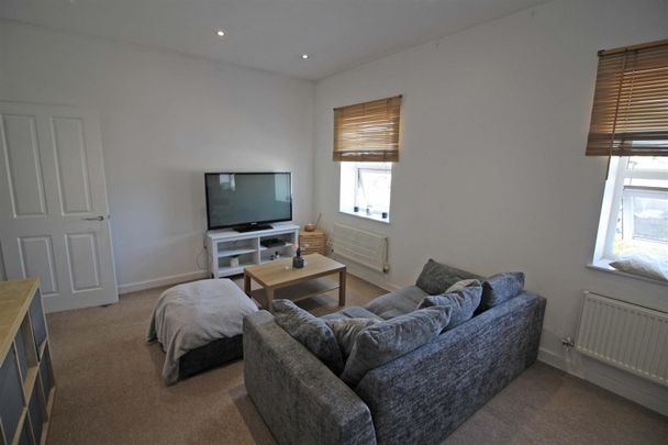 2 Bedroom Maisonette - Photo 1