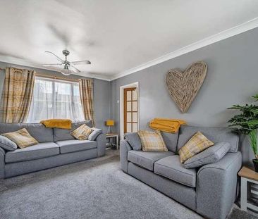 Ash Lane, Ambrosden, OX25 - Photo 4