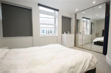 Ealing Green, London, W5 5ED - Photo 3