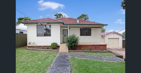 Good Sized Family Home In Great Location! - Photo 2