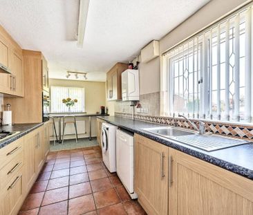 2 bedroom bungalow to rent - Photo 1