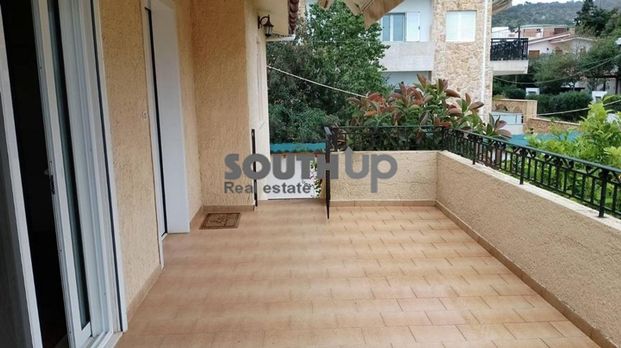 Ενοικίαση κατοικίας, 160 τ.μ., Σαρωνίδα, 1.600 € - Photo 1