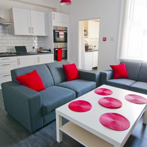 Albany Terrace, Chatham - Photo 1