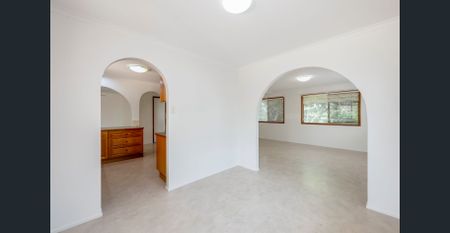 HOT NEW LISTING AND SO CLOSE TO BEACH ! - Photo 2