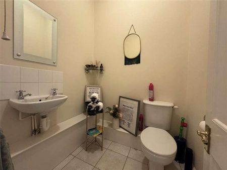 Royal Earlswood Park, Redhill, Surrey, RH1 - Photo 4