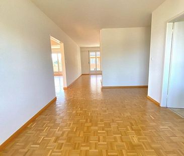 helle und geräumige 4.5 Zimmerwohnung zu vermieten - Photo 2