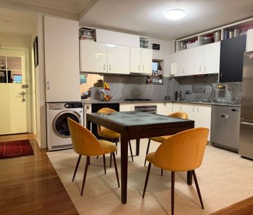 Fabulous Fully Furnished Garden Apartment In Ideal Location - Photo 4