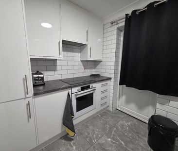 Room in a Shared House, Canningtown, E16 - Photo 2