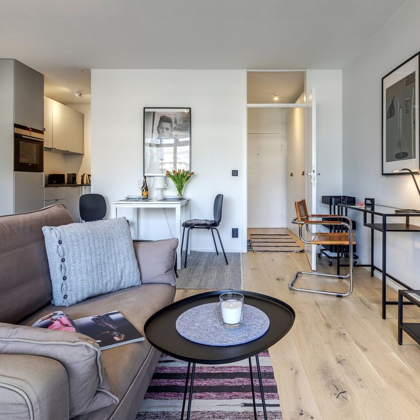 Stylishly furnished apartment - Photo 1