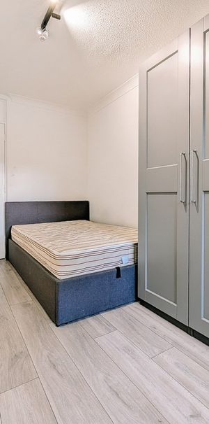 Studio Flat, Peacehaven, W3 - Photo 1